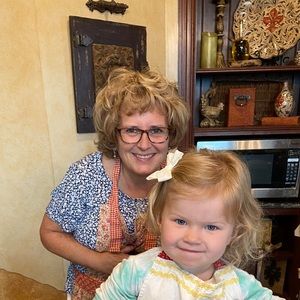 Meet your Posher, Debbie